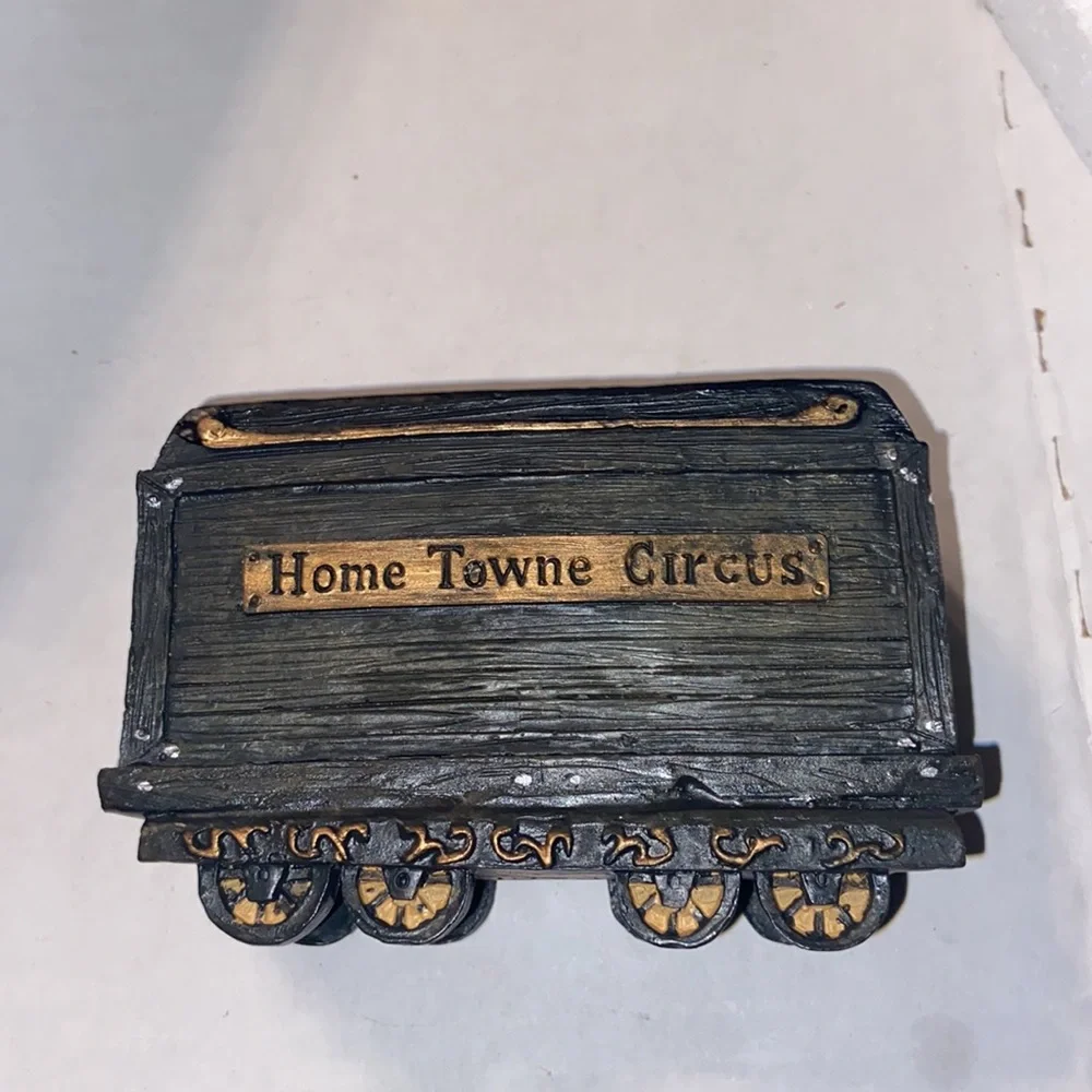 New in box vintage Home Towne Express 1998 Edition Circus Express by JC Penny